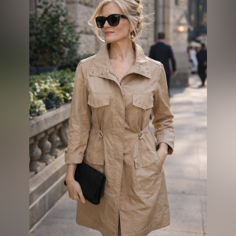 MaxMara Full Zip Trench Coat Size 12 Four Pockets Lightweight Luxury Italy